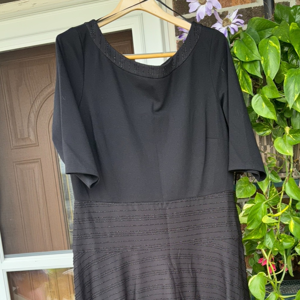 Sangria Black Dress
